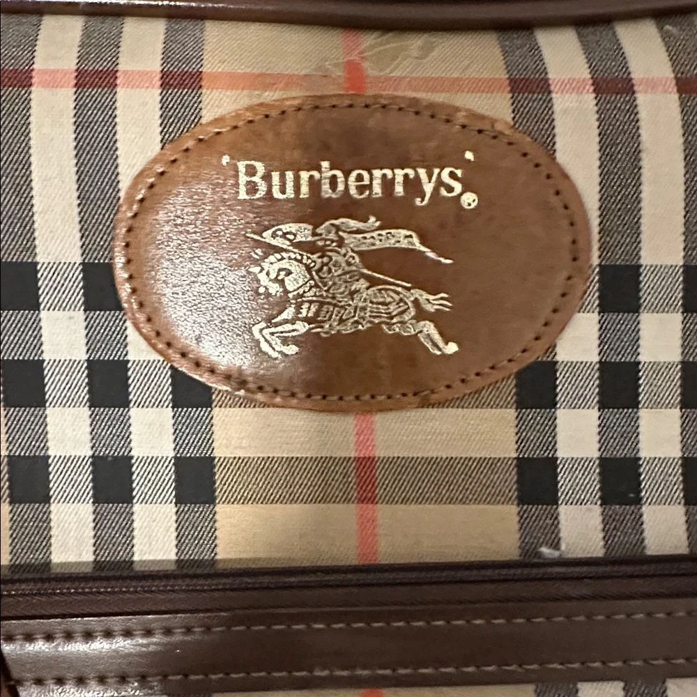 Burberry Beige and Brown Plaid Travel Bag. PRE-OWNED. - Picture 4 of 12